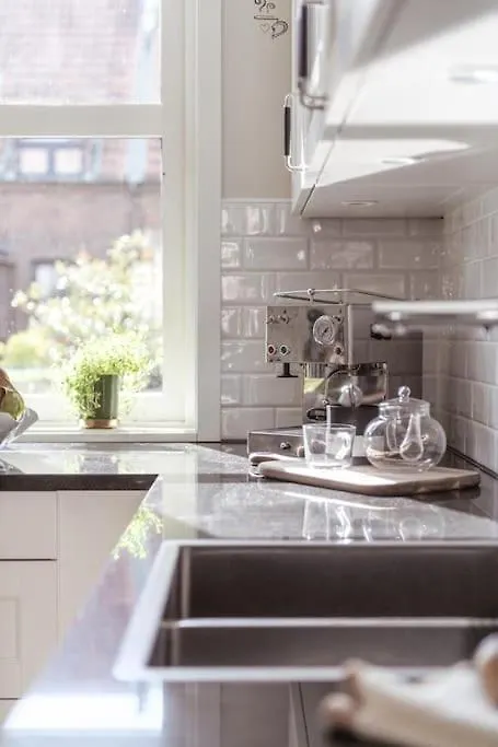 Townhouse Med Bastu, 4 Vaningar Naera Liseberg Göteborg 0*,