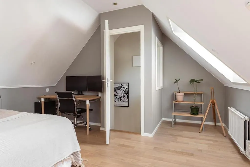 Townhouse Med Bastu, 4 Vaningar Naera Liseberg Göteborg